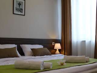 Отель 4Guest Hotel Ереван Улучшенный двухместный номер с 1 кроватью или 2 отдельными кроватями-6